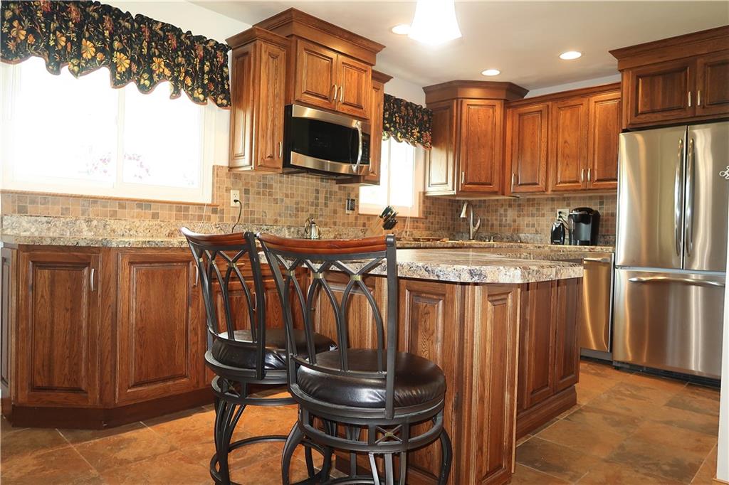 1714 Arona Road Irwin, PA 15642 - Photo 3 of 25 Gallery Image 3