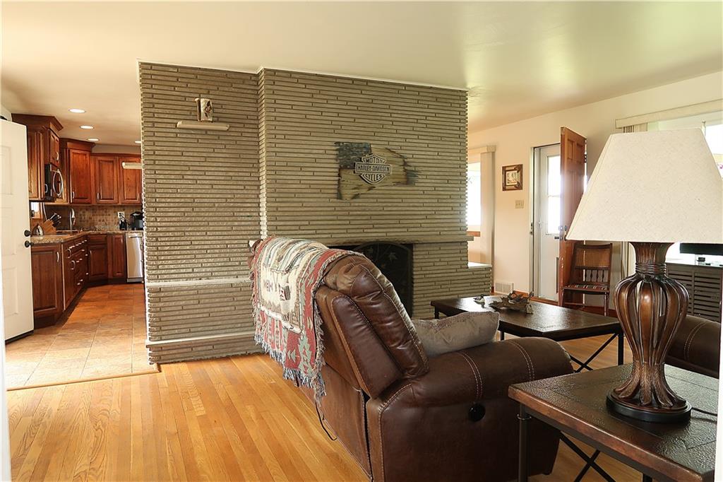 1714 Arona Road Irwin, PA 15642 - Photo 7 of 25 Gallery Image 7