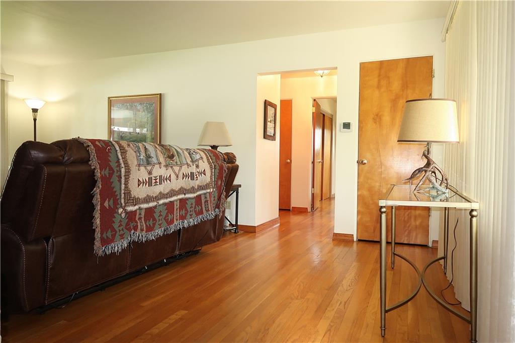 1714 Arona Road Irwin, PA 15642 - Photo 9 of 25 Gallery Image 9