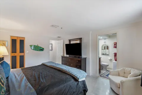 $990,000 | 1035 South Federal Highway, Unit 211, Delray Beach, FL 33483