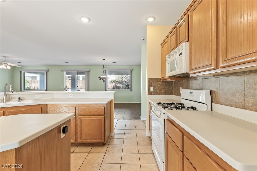 3637 Cottage Stream Court Laughlin, NV 89029 - Photo 6 of 58