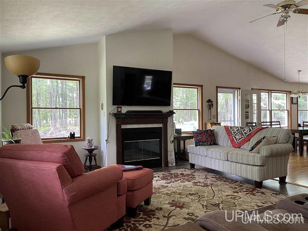 6644 Days River 24.5 Road Gladstone, MI 49837 - Photo 5 of 7