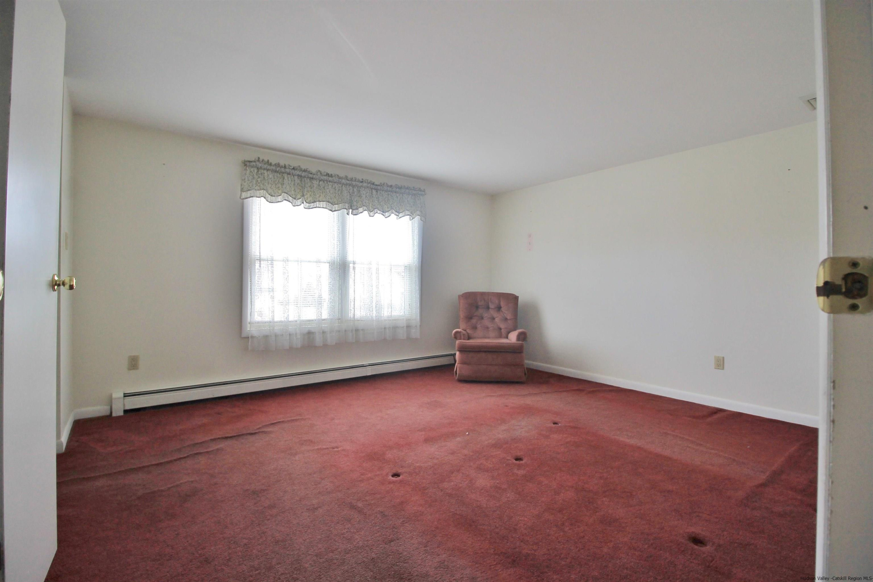 8 Pawan Circle Lake Katrine, NY 12449 - Photo 15 of 28 an empty room with windows