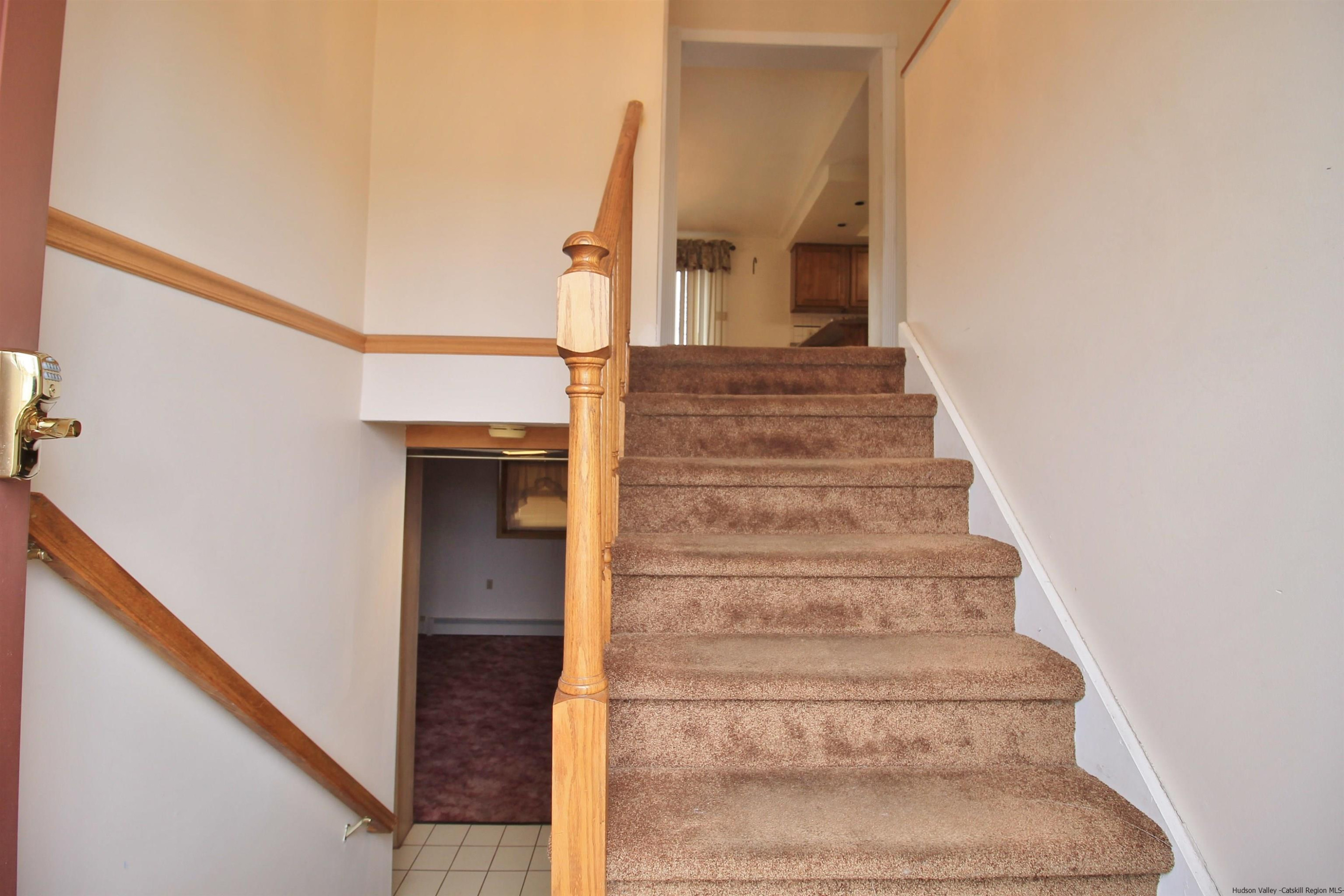 8 Pawan Circle Lake Katrine, NY 12449 - Photo 3 of 28 a view of entryway