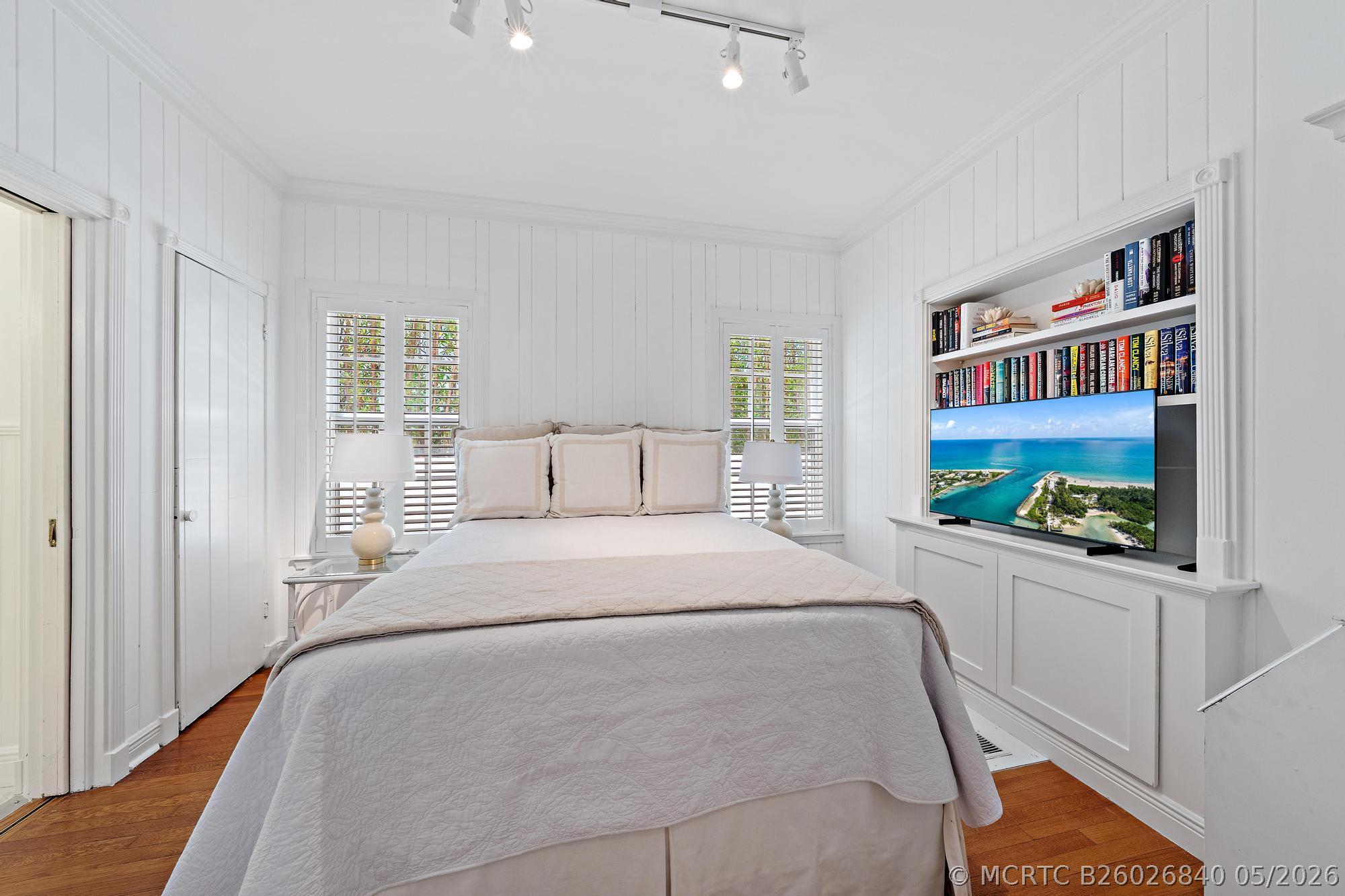 151 South County Road, Unit 1 Palm Beach, FL 33480 - Photo 9 of 18 151 S County Rd-12
