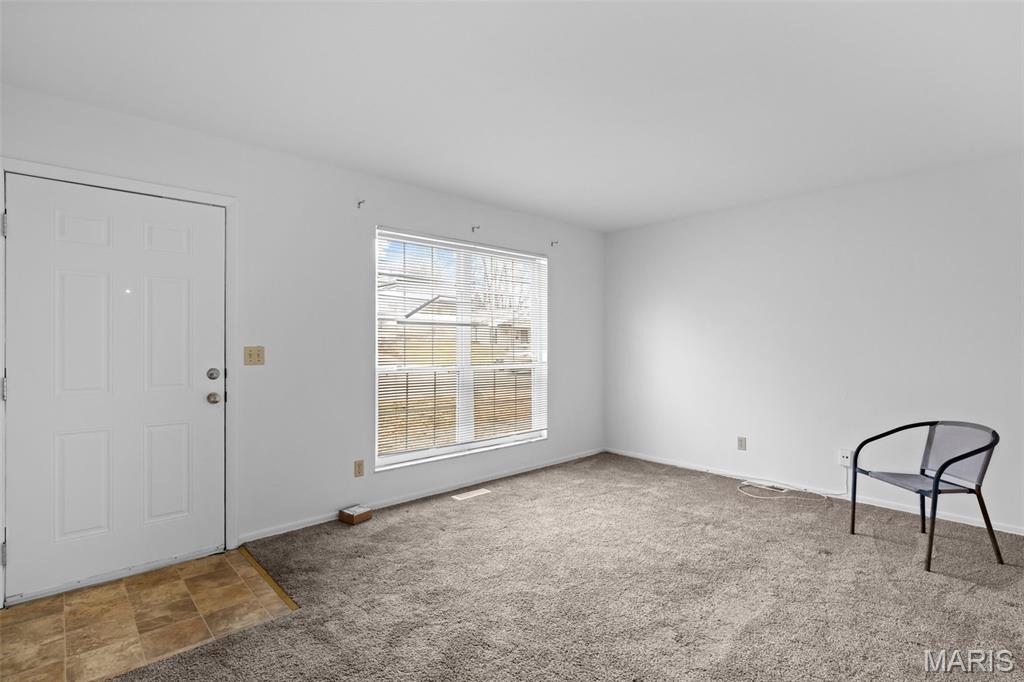 3557 High Drive St. Ann, MO 63074 - Photo 4 of 15