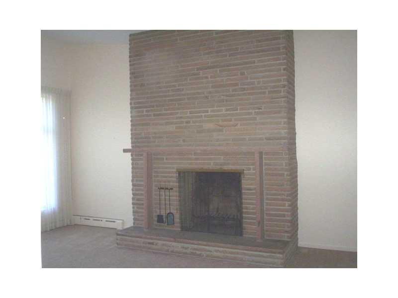 714 Hawthorne Road New Castle, IN 47362 - Photo 3 of 24 Gallery Image 3