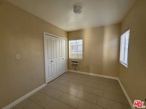 $1,575 | 315 North Coronado Street, Los Angeles, CA 90026
