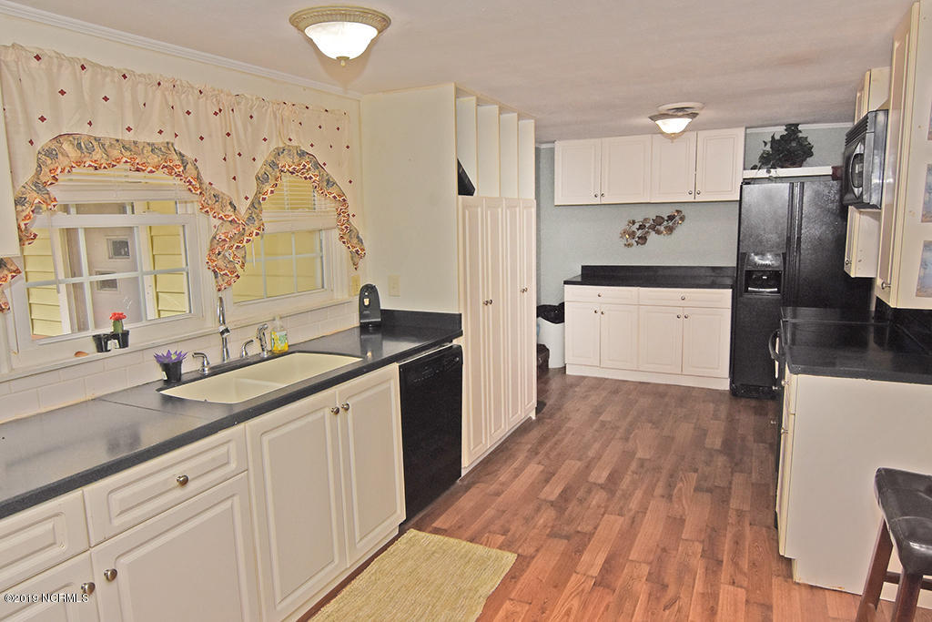 7804 Myrtle Grove Road Wilmington, NC 28409 - Photo 8 of 35 Kitchen 2