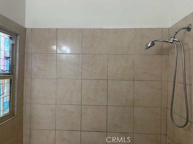 1738 East 4th Street, Unit 1 Long Beach, CA 90802 - Photo 20 of 23 a bathroom with a shower