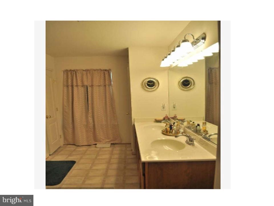 8818 Tall Cedars Lane Clinton, MD 20735 - Photo 2 of 23 Bath (Master)