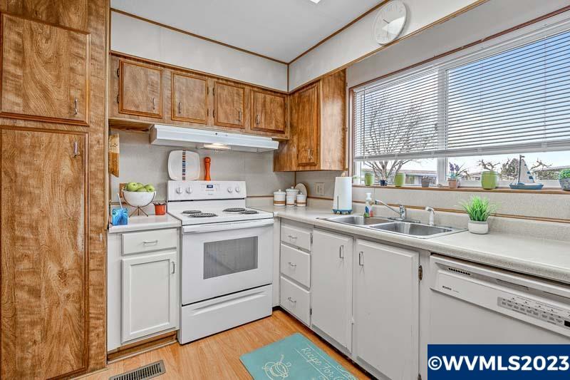 5422 Portland Road Northeast, Unit 67 Salem, OR 97305 - Photo 16 of 34 Gallery Image 16