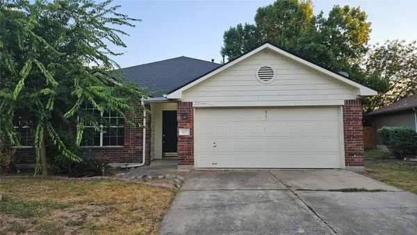 $1,799 | 107 Helen Cove, Hutto, TX 78634