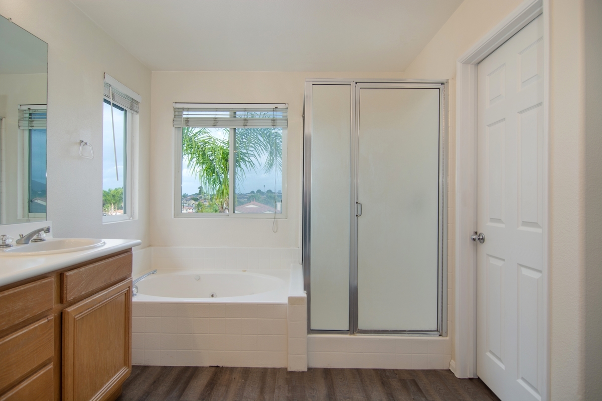 1705 Bridlevale Road Chula Vista, CA 91913 - Photo 16 of 24 Master bathroom