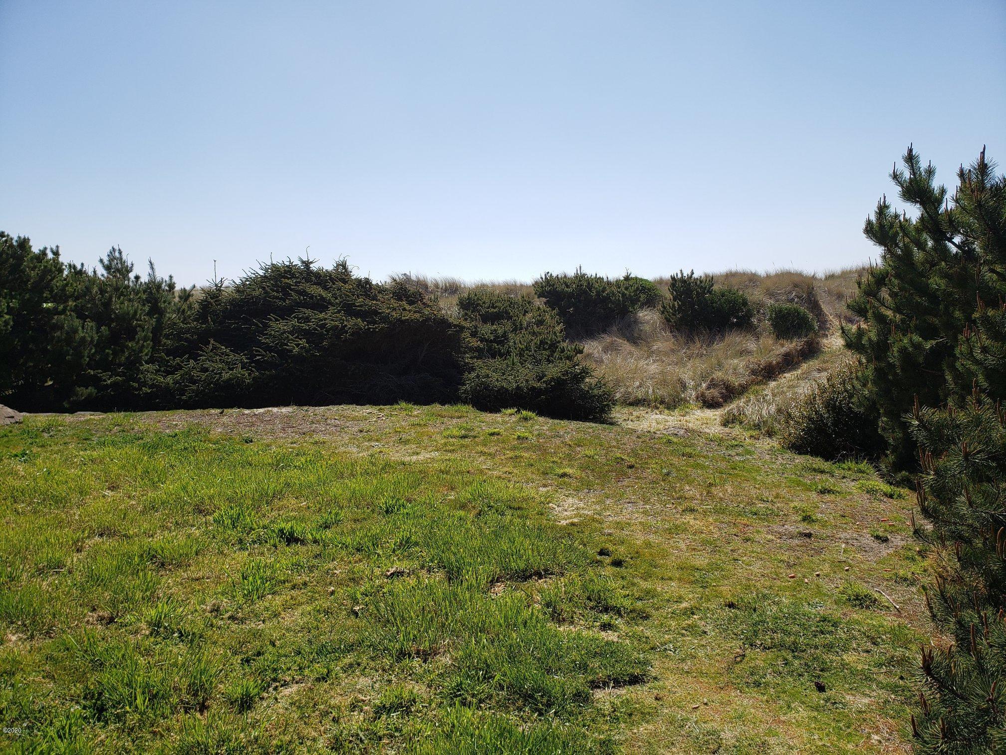 2306 Northwest Oceania Drive Waldport, OR 97394 - Photo 35 of 37 Beach access