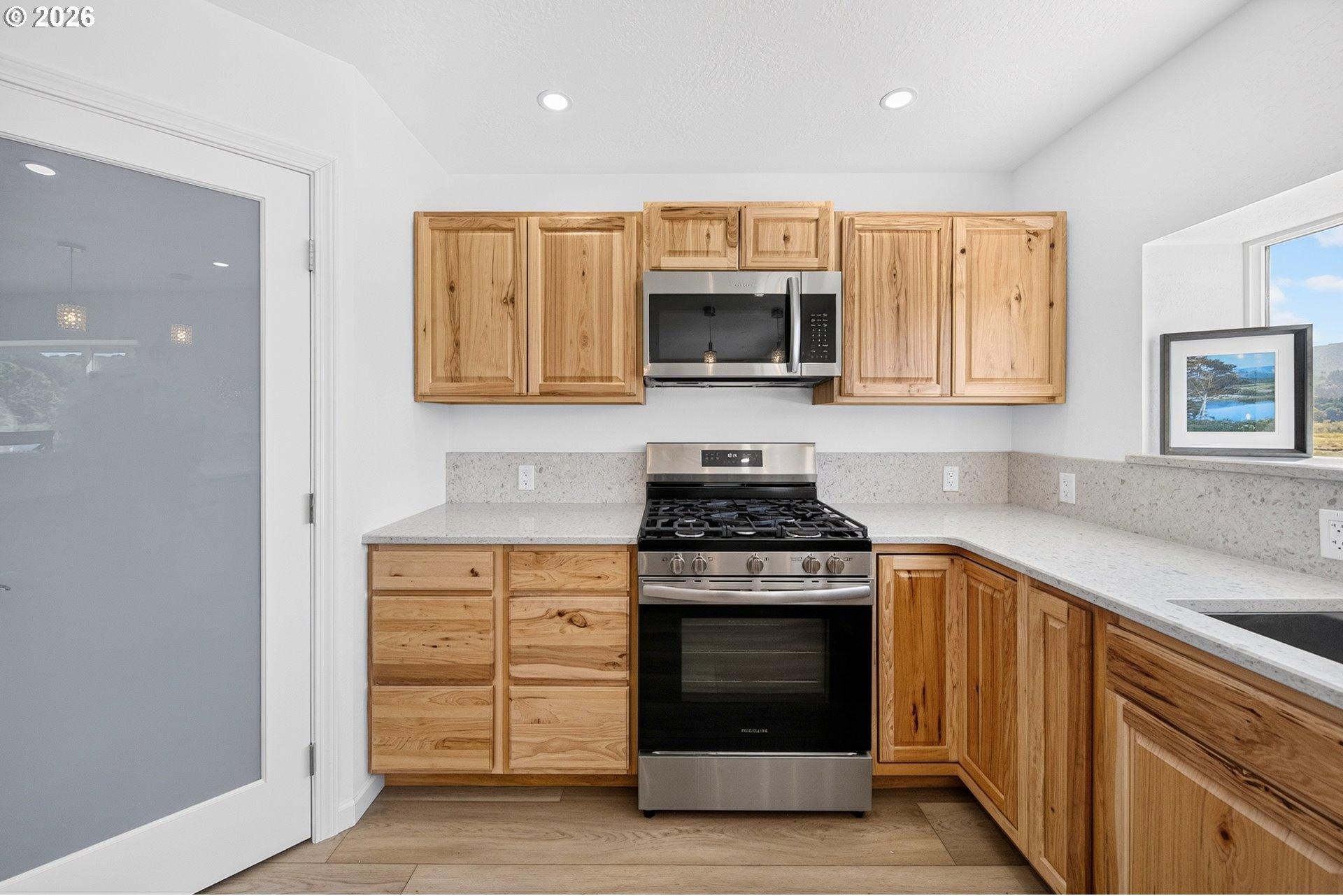 95452 North Bank Rogue River Road Gold Beach, OR 97444 - Photo 13 of 47 Kitchen