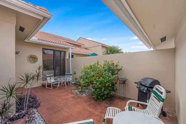 $6,000 | 135 Old Meadow Way, Palm Beach Gardens, FL 33418