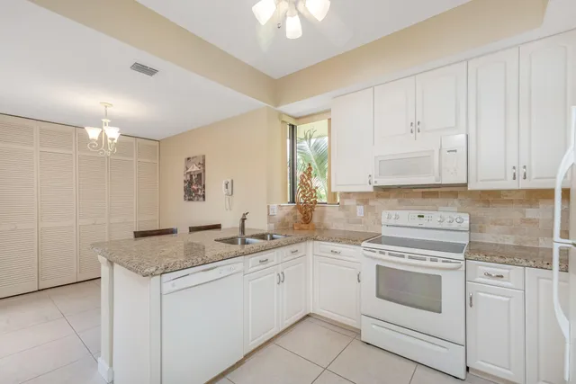 $6,000 | 135 Old Meadow Way, Palm Beach Gardens, FL 33418