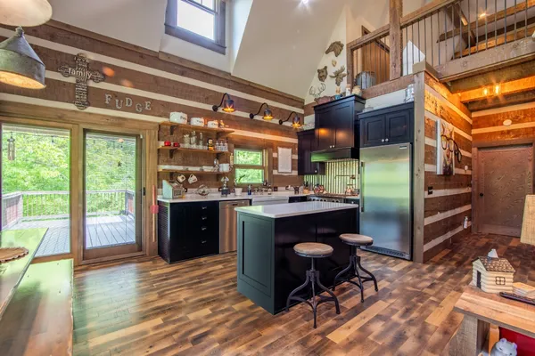 $736,000 | 102 Highwater Road, Waverly, TN 37185