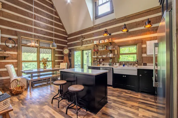 $736,000 | 102 Highwater Road, Waverly, TN 37185