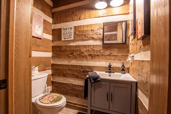 $736,000 | 102 Highwater Road, Waverly, TN 37185