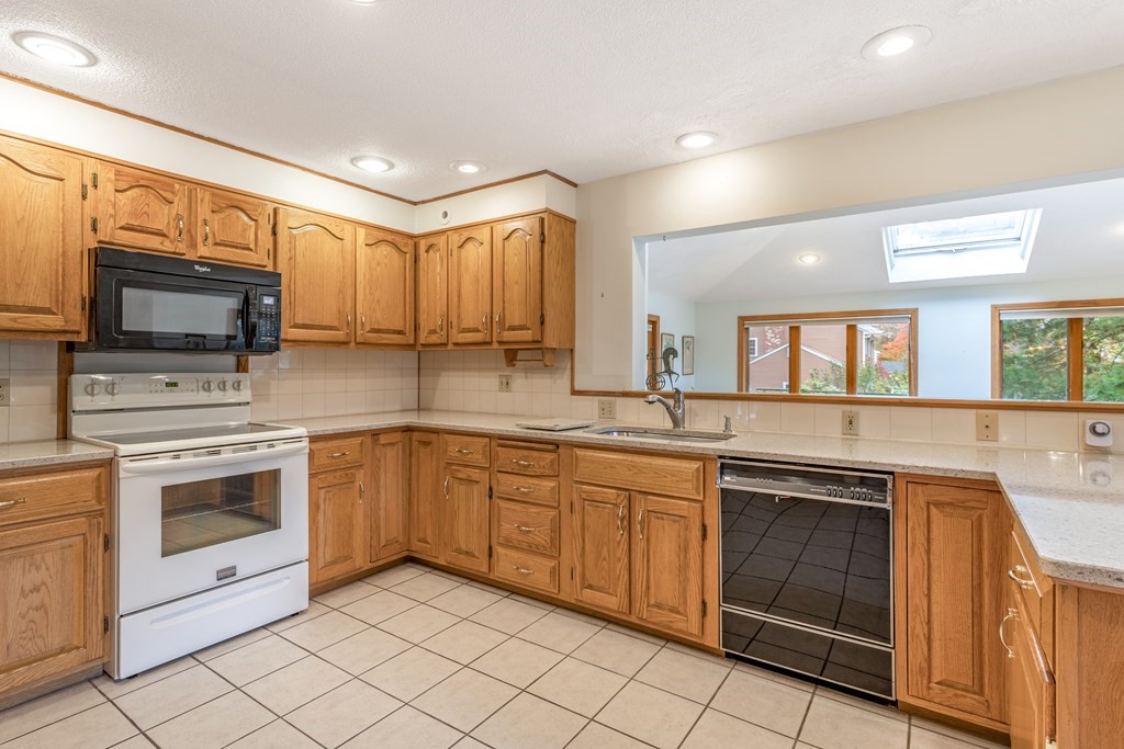 511 Chadwick Road Haverhill, MA 01835 - Photo 16 of 36 Gallery Image 16