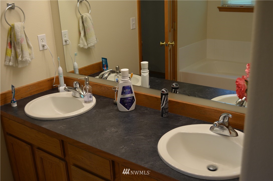 2581 Southwest Ritchie Drive Port Orchard, WA 98367 - Photo 18 of 22 Gallery Image 18