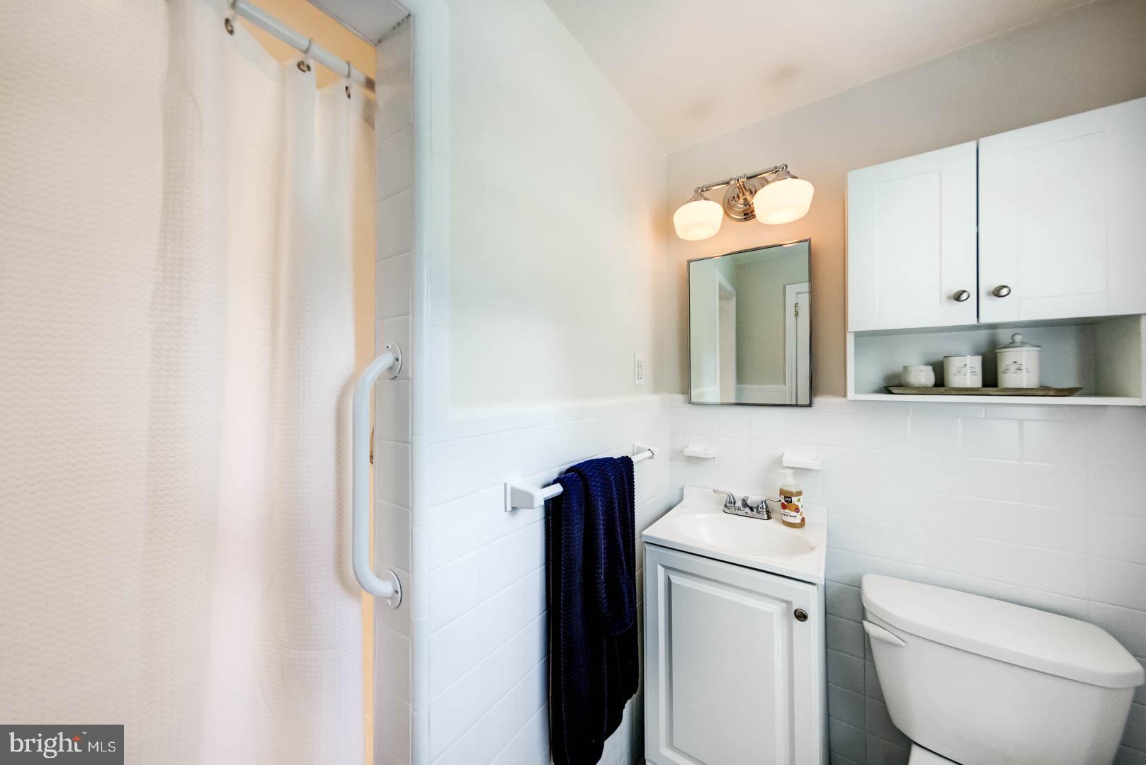 72 Crestline Road Wayne, PA 19087 - Photo 20 of 29 Primary Bathroom
