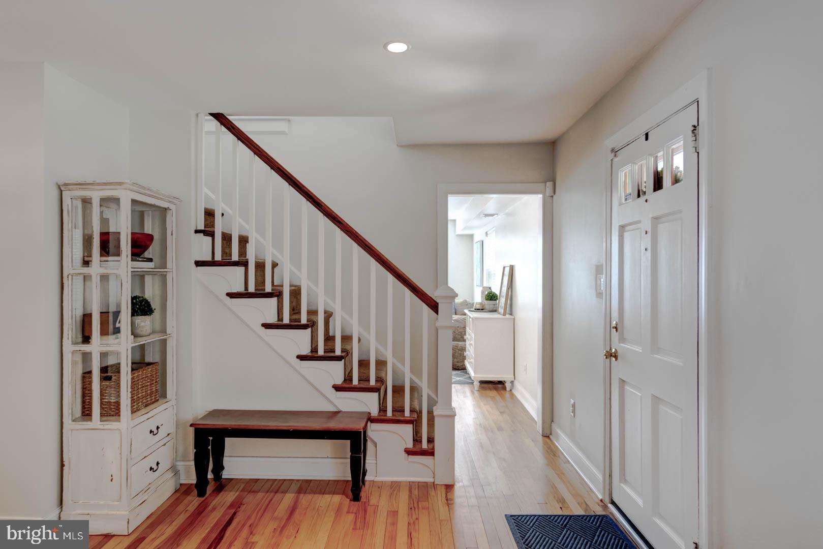 72 Crestline Road Wayne, PA 19087 - Photo 8 of 29 Foyer
