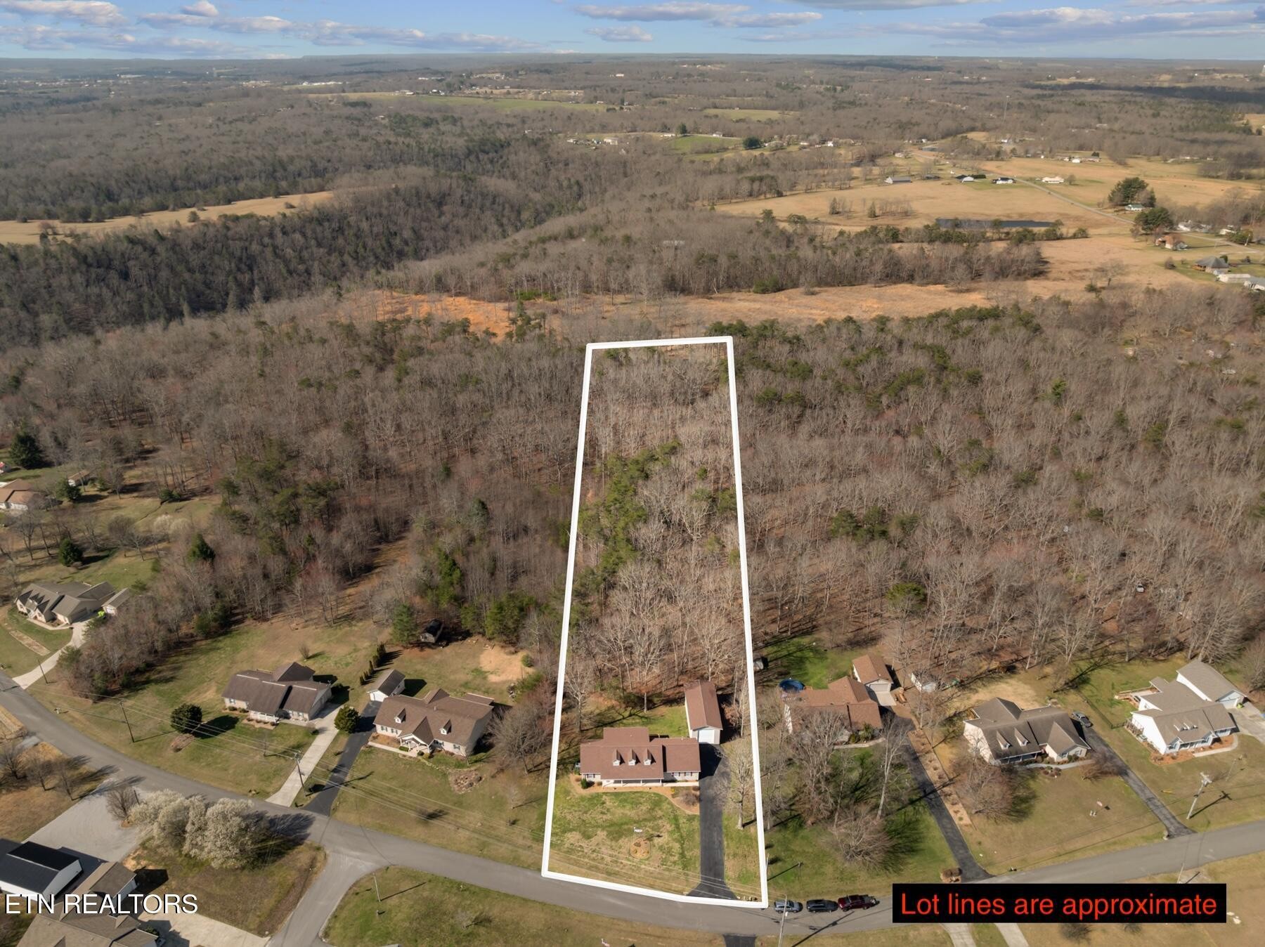 426 Sunset Ridge Drive Crossville, TN 38571 - Photo 2 of 40 Gallery Image 2