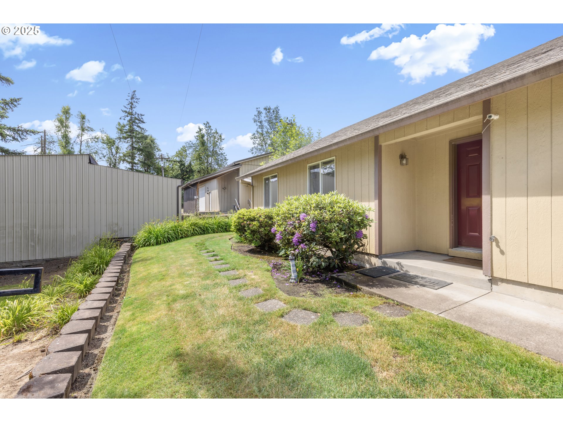 5580 Franklin Boulevard Eugene, OR 97403 - Photo 3 of 37