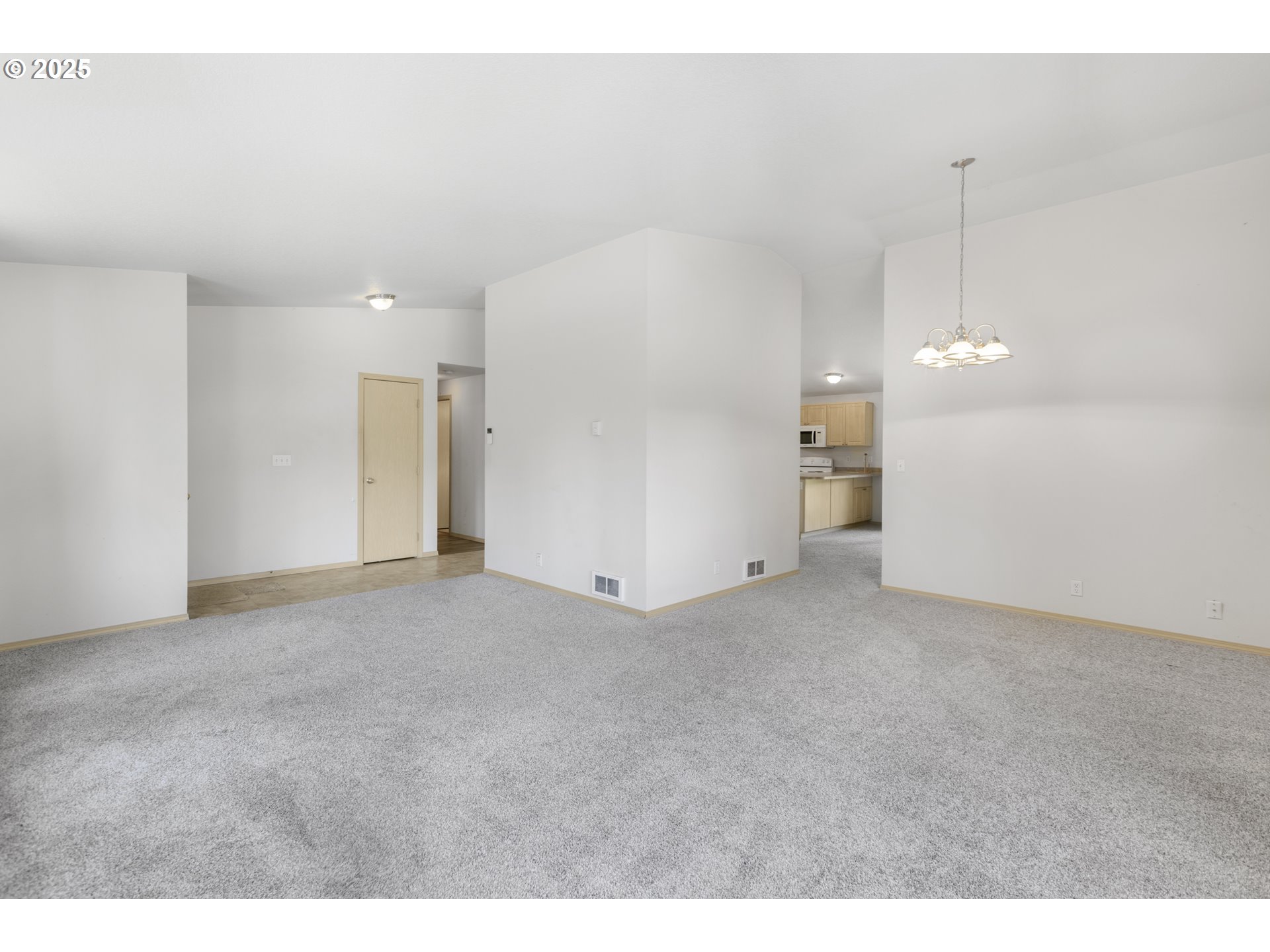 5580 Franklin Boulevard Eugene, OR 97403 - Photo 10 of 37