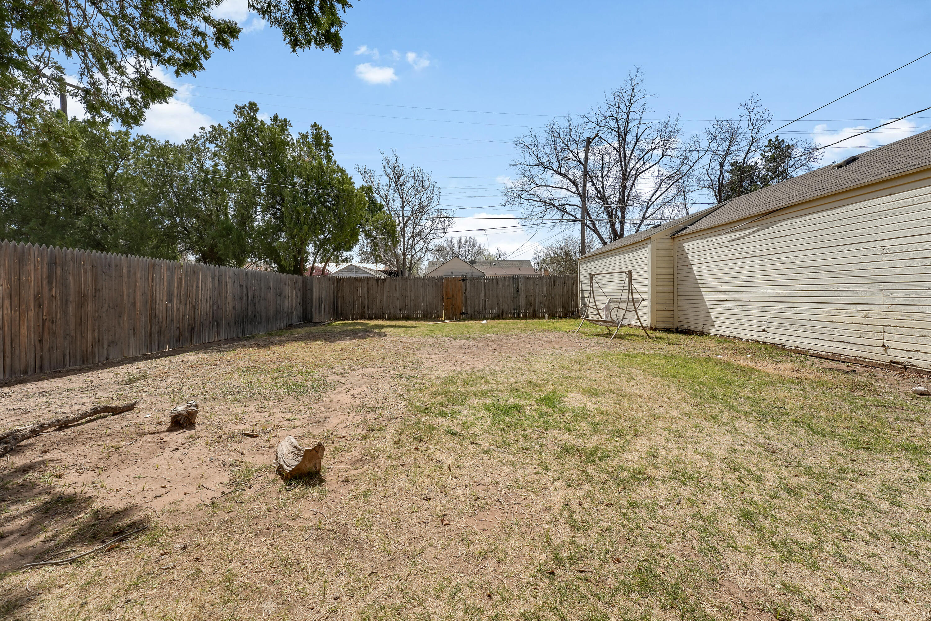 2419 25th Street Lubbock, TX 79411 - Photo 20 of 21 DSC00919