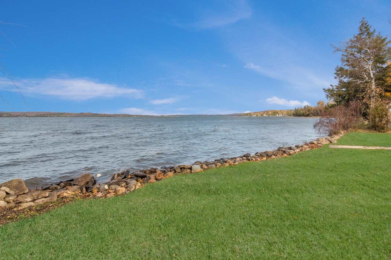 6901 East Birch Point Road Traverse City, MI 49684 - Photo 11 of 38 1881714-10.JPG