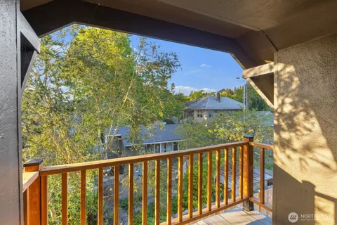 $1,092,499 | 512 Northwest 44th Street, Seattle, WA 98107