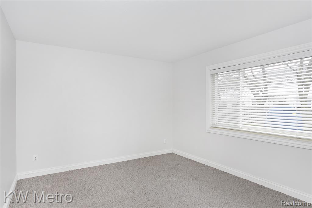 2309 Walton Boulevard, Unit 32 Rochester Hills, MI 48309 - Photo 20 of 27