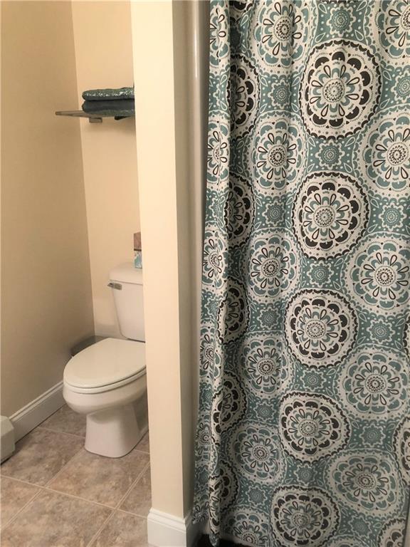 15 Abbey Road, Unit 15 Brunswick, ME 04011 - Photo 20 of 29 Second-floor bathroom.