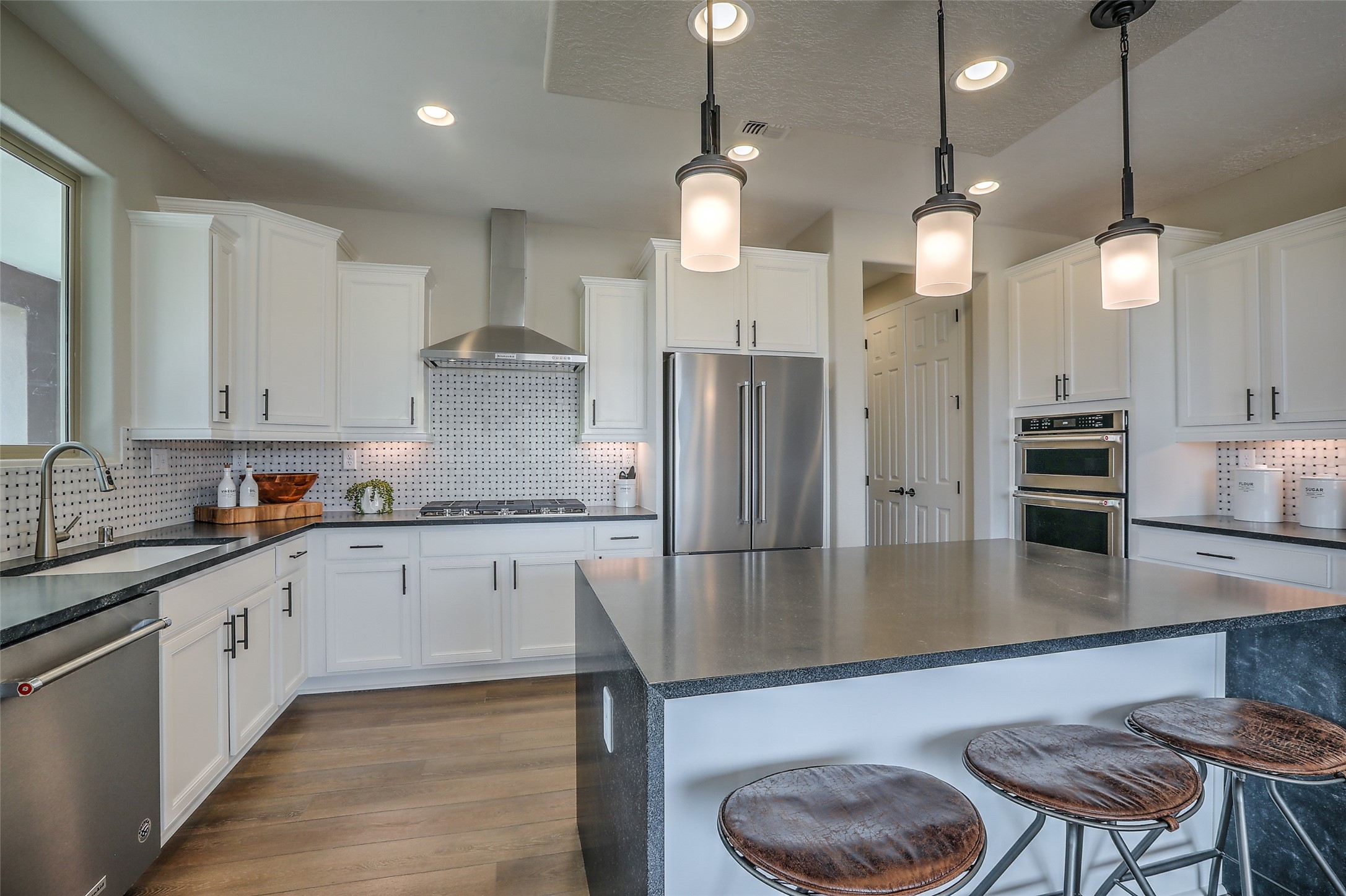 4630 Rail Runner Road Santa Fe, NM 87507 - Photo 8 of 36