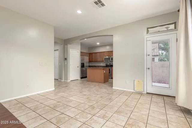 $2,300 | 3078 South Southwind Drive, Gilbert, AZ 85295