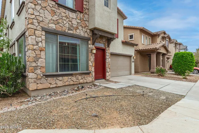 $2,300 | 3078 South Southwind Drive, Gilbert, AZ 85295