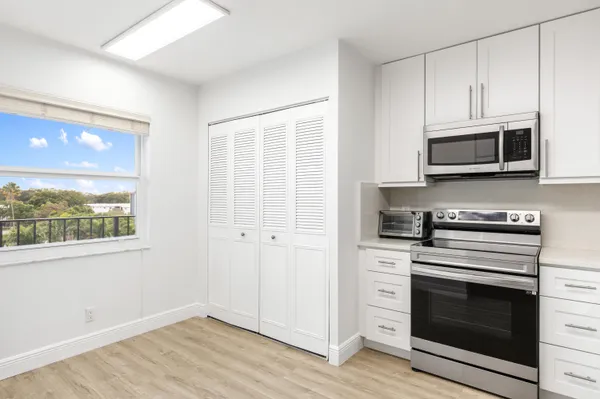 $149,995 | 6650 South Oriole Boulevard, Unit 4080, Delray Beach, FL 33446