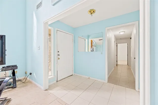 $350,000 | 14915 Sun Harbor Drive, Houston, TX 77062