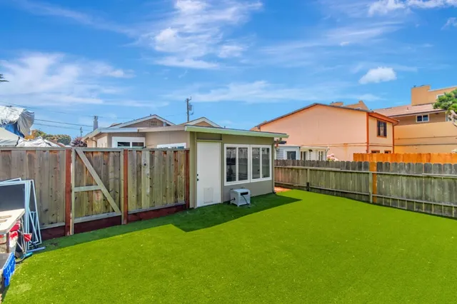 $950,000 | 131 Carmel Avenue, Pacifica, CA 94044