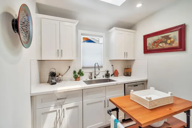 $950,000 | 131 Carmel Avenue, Pacifica, CA 94044