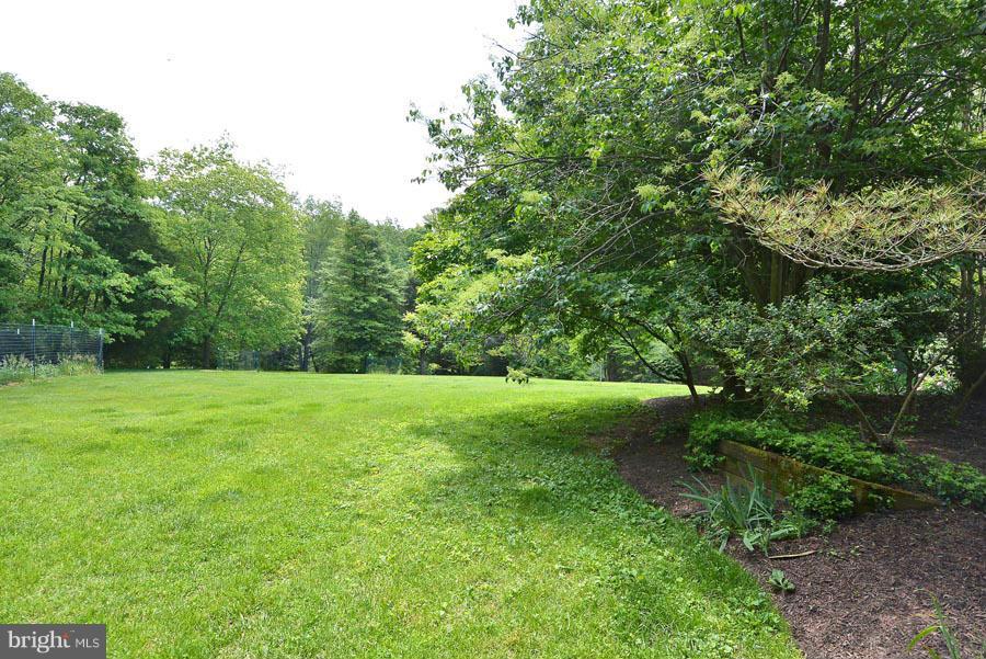 10809 Nicholsridge Road Great Falls, VA 22066 - Photo 7 of 20 Exterior (Rear)