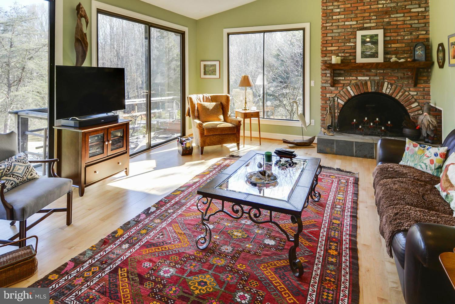 10809 Nicholsridge Road Great Falls, VA 22066 - Photo 9 of 20 Living Room