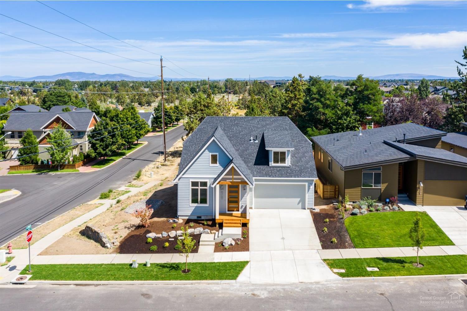 63105 Iner Loop Bend, OR 97701 - Photo 2 of 25 Gallery Image 2