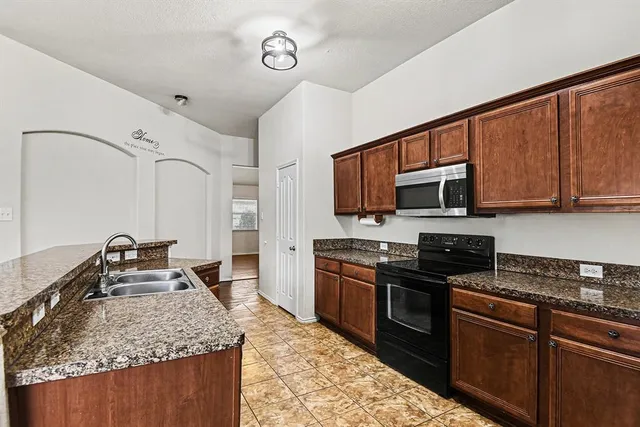 $279,000 | 709 Ridgewater Trail, Fort Worth, TX 76131