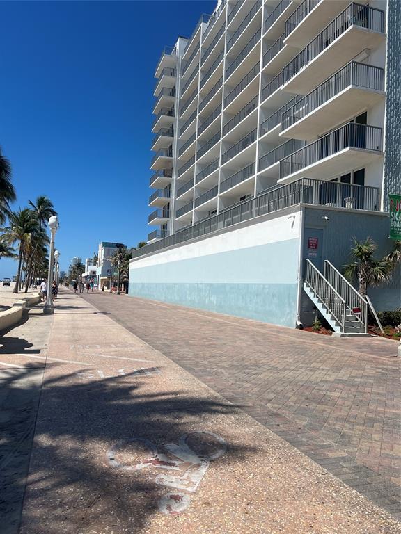 400 North Surf Road, Unit 806 Hollywood, FL 33019 - Photo 4 of 41