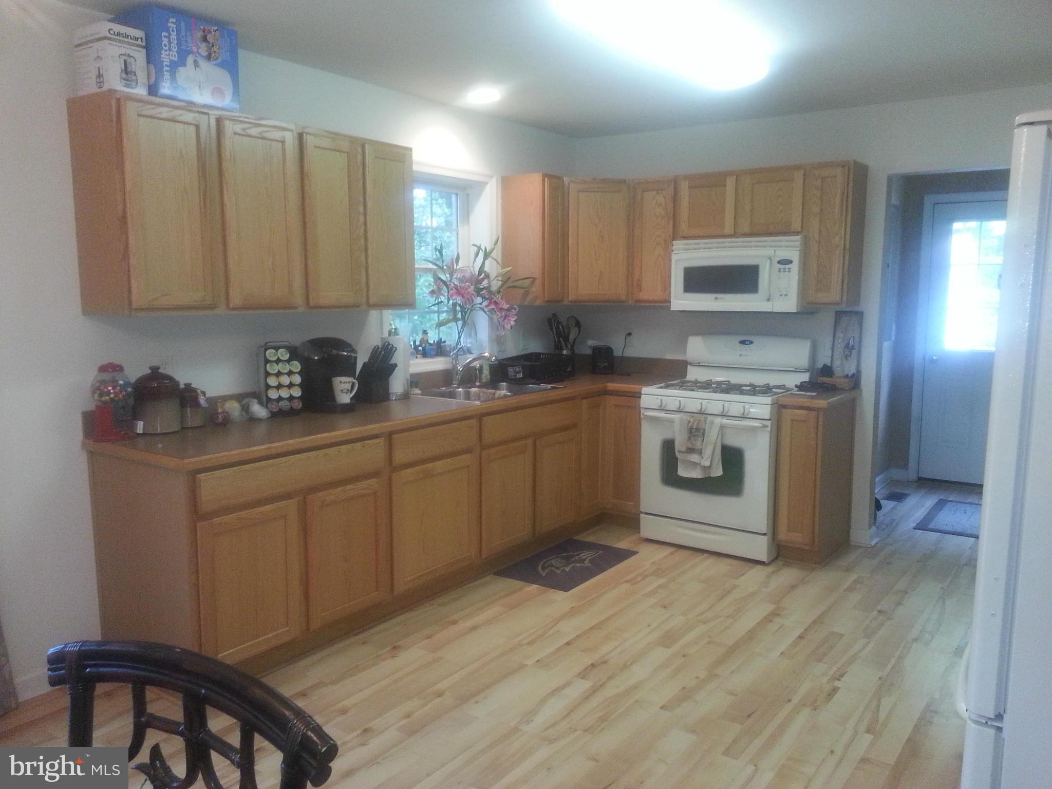 6742 Pine Top Road Hurlock, MD 21643 - Photo 2 of 30 Kitchen w/Gas Stove